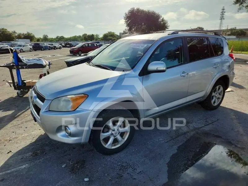 2012 Toyota RAV4 photo