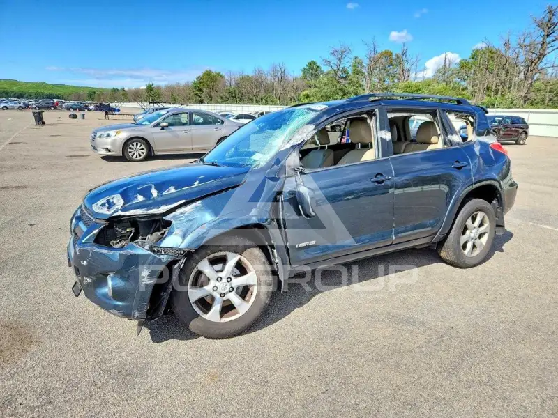 2012 Toyota RAV4 фото