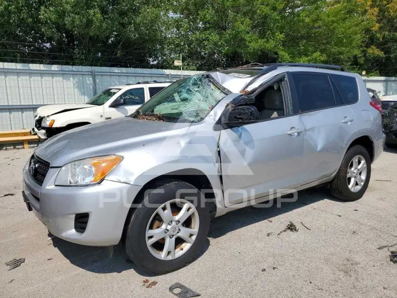 2012 Toyota RAV4 photo