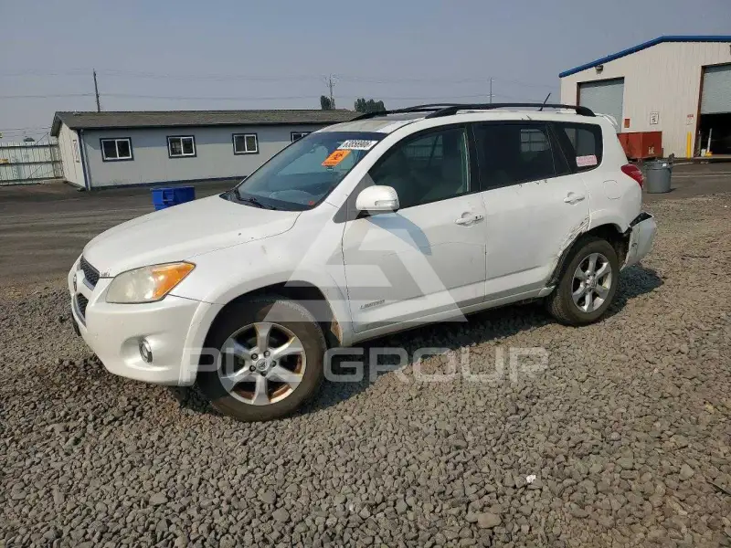 2012 Toyota RAV4 фото