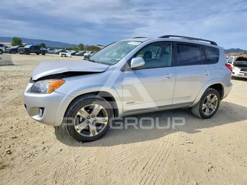 2012 Toyota RAV4 фото