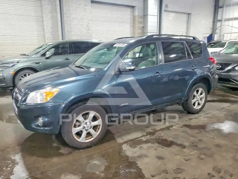2012 Toyota RAV4 photo