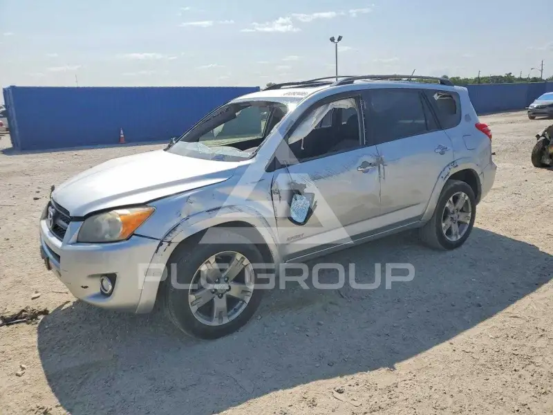 2012 Toyota RAV4 фото