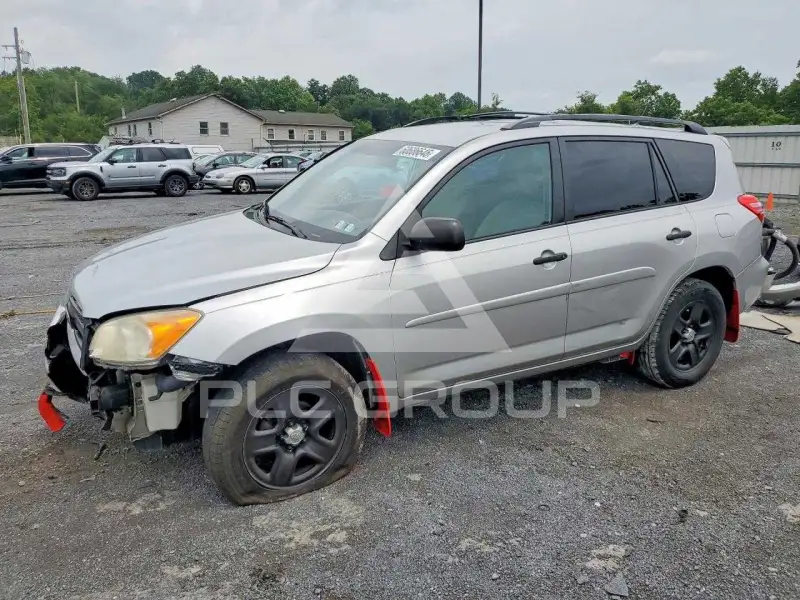 2012 Toyota RAV4 photo