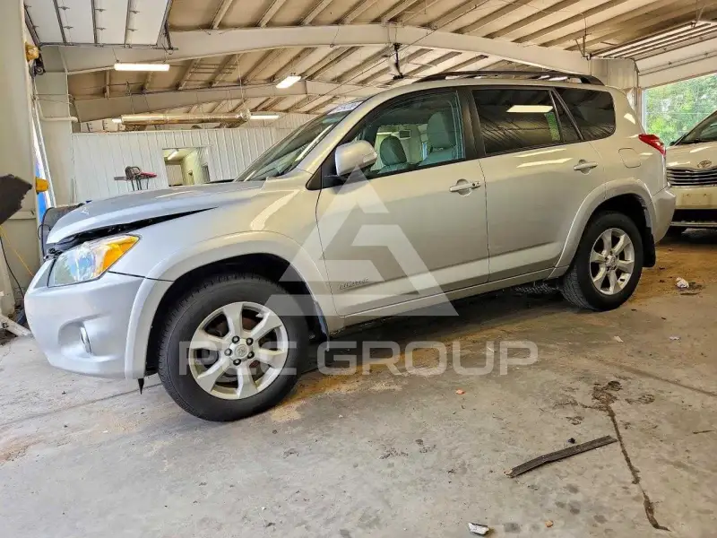 2012 Toyota RAV4 photo