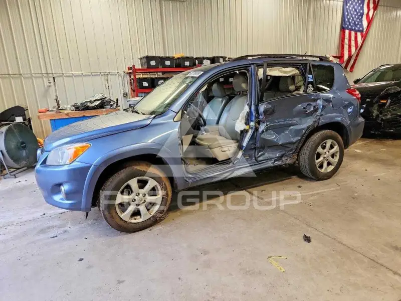2012 Toyota RAV4 фото