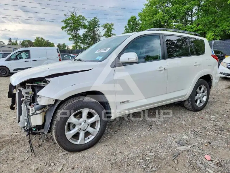 2012 Toyota RAV4 photo
