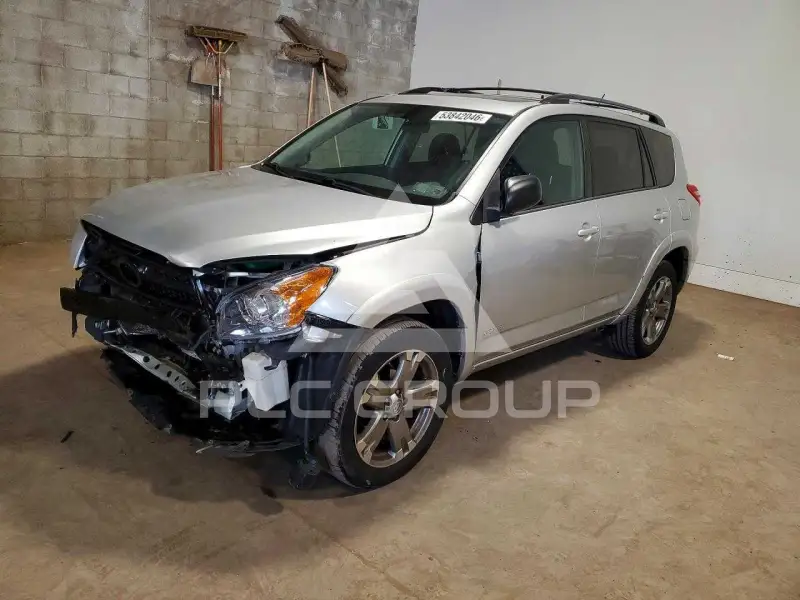 2012 Toyota RAV4 фото