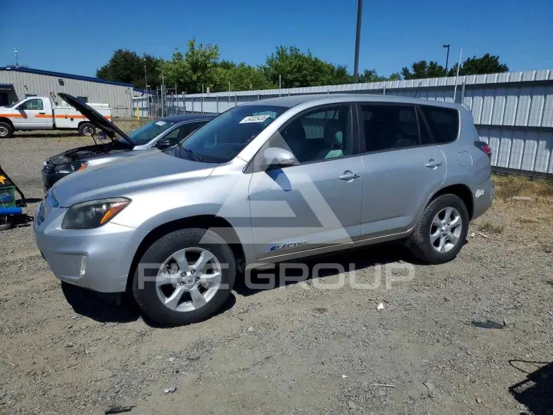 2012 Toyota RAV4 фото