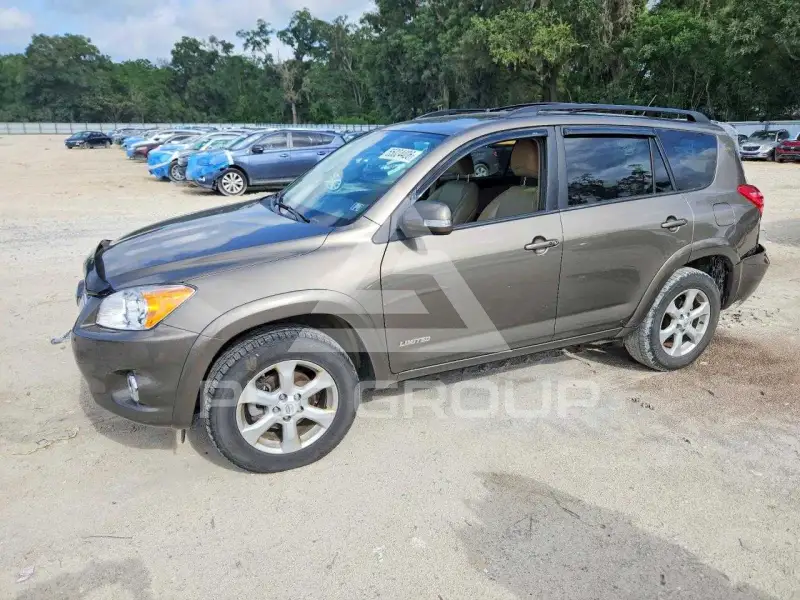 2012 Toyota RAV4 фото