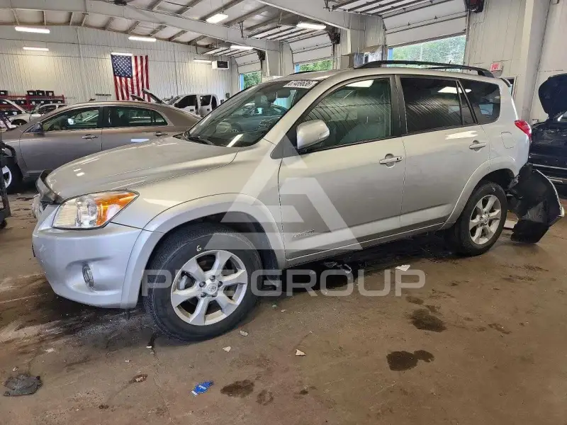 2012 Toyota RAV4 фото