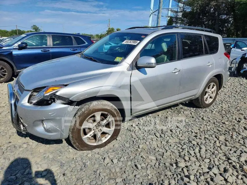 2012 Toyota RAV4 photo