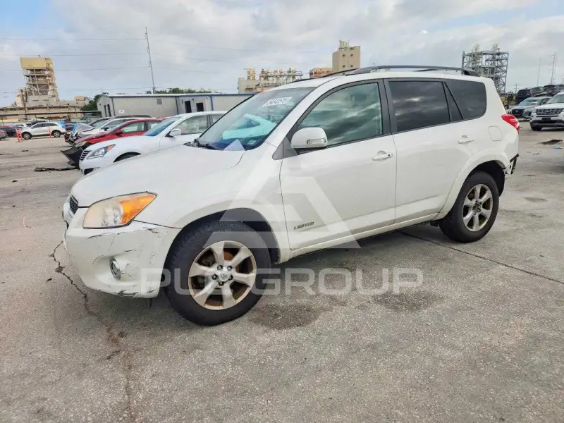 2012 Toyota RAV4 photo