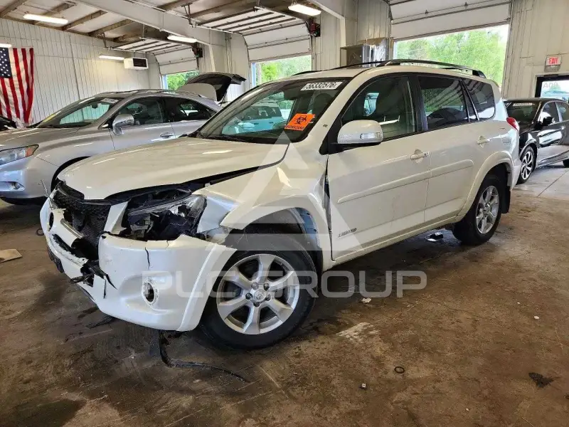 2012 Toyota RAV4 фото