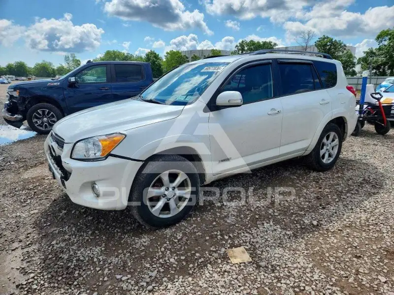 2012 Toyota RAV4 photo