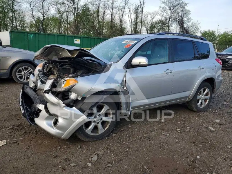 2012 Toyota RAV4 фото