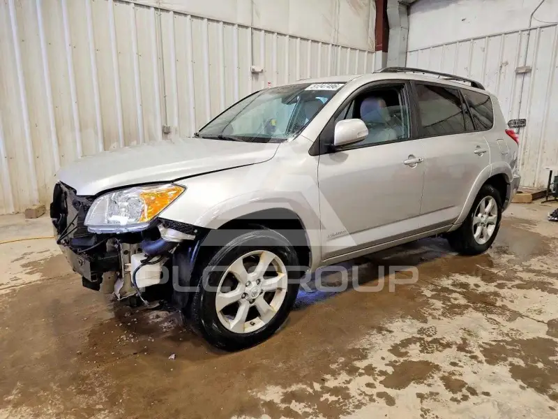2012 Toyota RAV4 photo