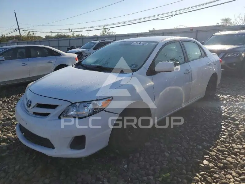 2012 Toyota COROLLA фото