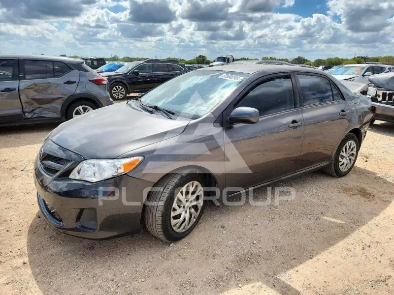 2012 Toyota COROLLA фото