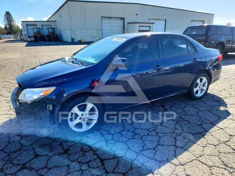 2012 Toyota COROLLA фото