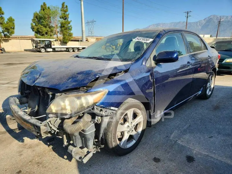2012 Toyota COROLLA фото