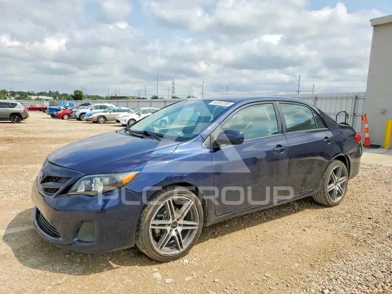 2012 Toyota COROLLA фото
