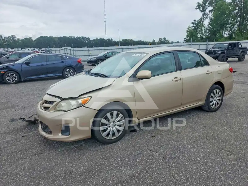 2012 Toyota COROLLA фото