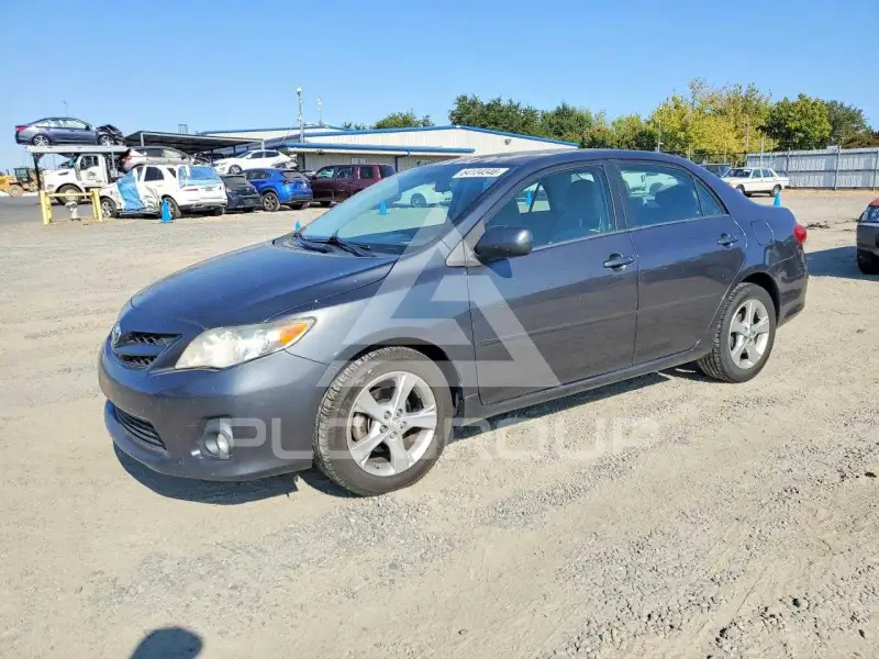 2012 Toyota COROLLA фото