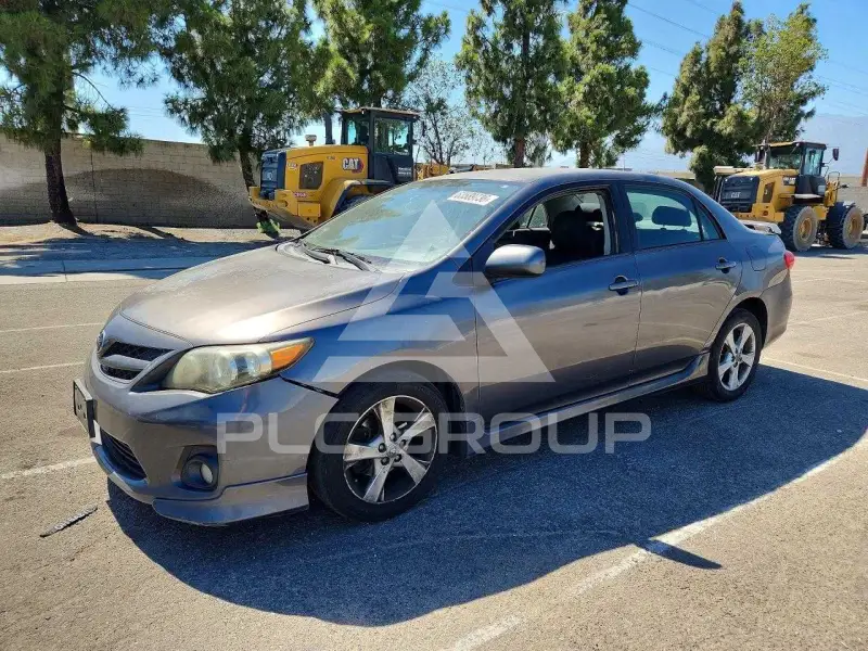 2012 Toyota COROLLA фото
