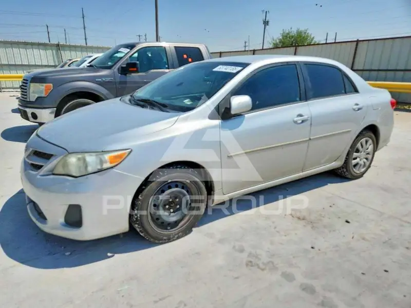 2012 Toyota COROLLA фото