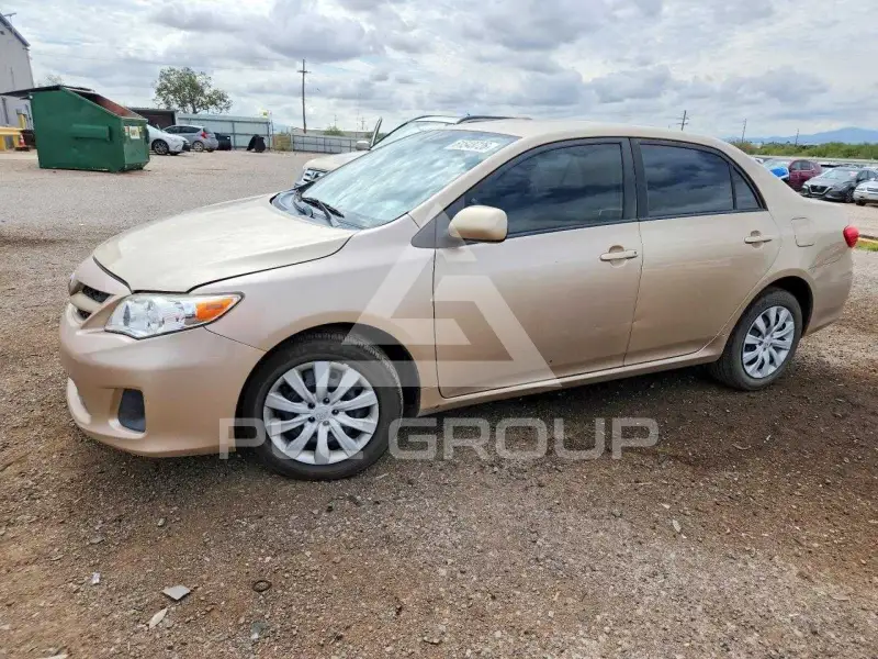 2012 Toyota COROLLA фото