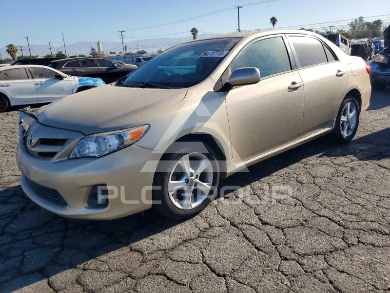 2012 Toyota COROLLA фото
