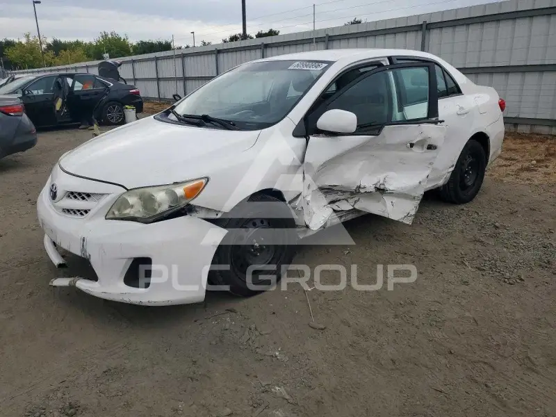 2012 Toyota COROLLA фото