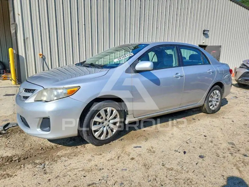 2012 Toyota COROLLA фото