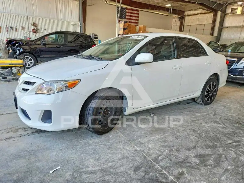 2012 Toyota COROLLA фото