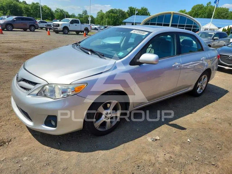 2012 Toyota COROLLA фото