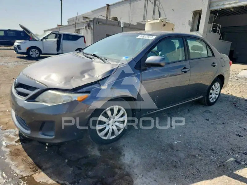2012 Toyota COROLLA фото