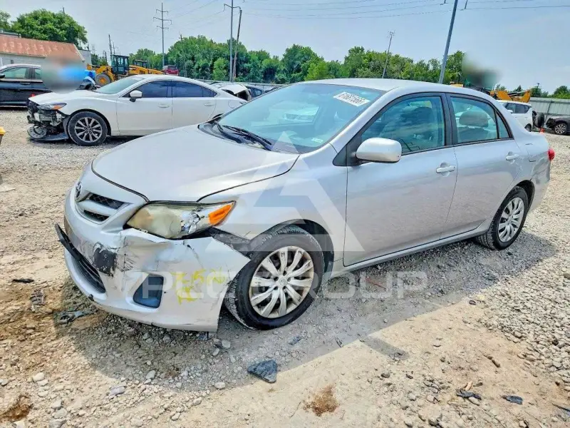 2012 Toyota COROLLA фото