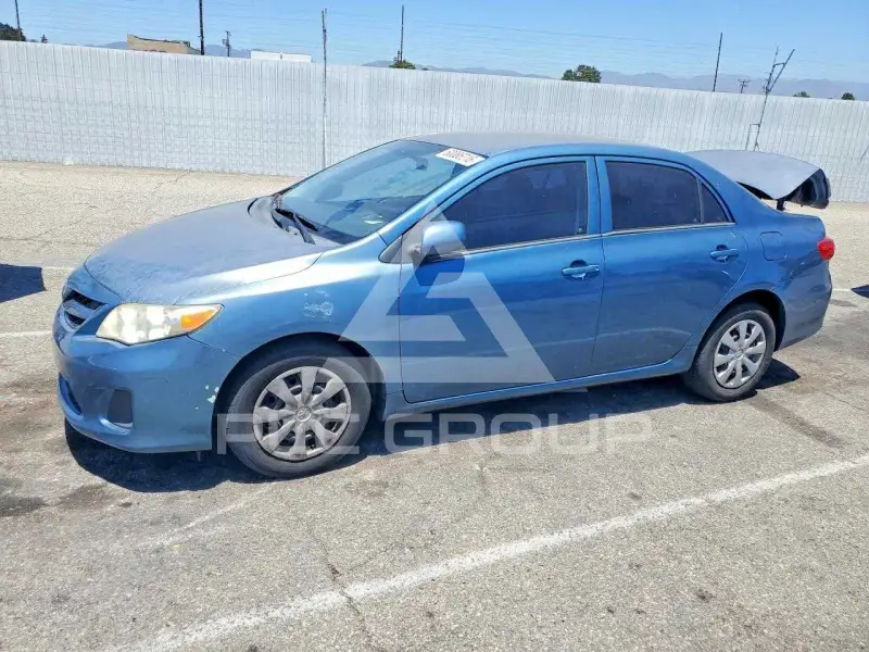 2012 Toyota COROLLA фото