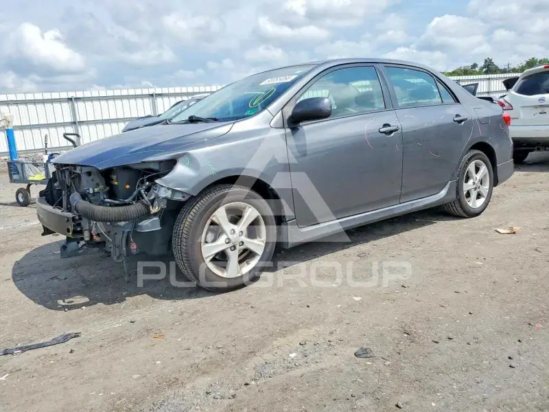 2012 Toyota COROLLA фото