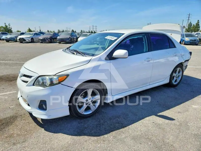 2012 Toyota COROLLA фото