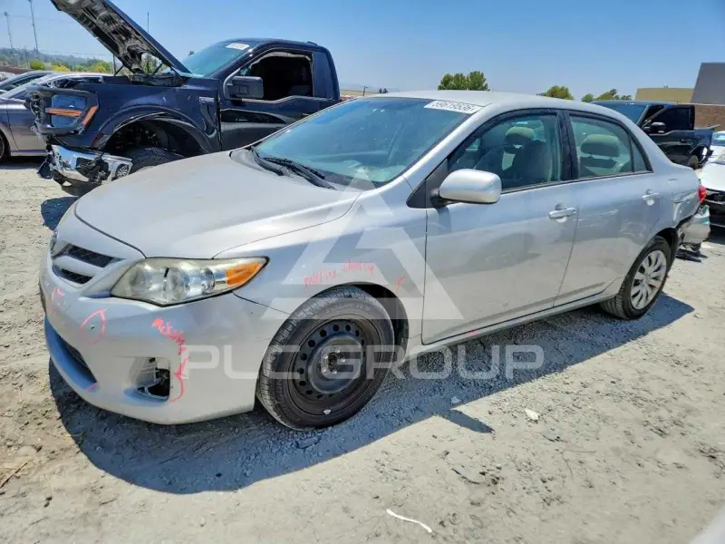 2012 Toyota COROLLA фото