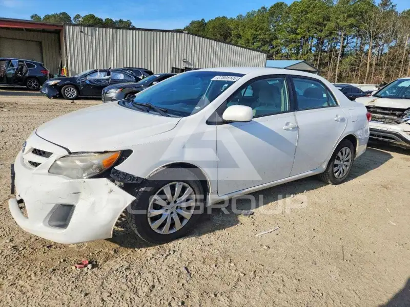 2012 Toyota COROLLA фото