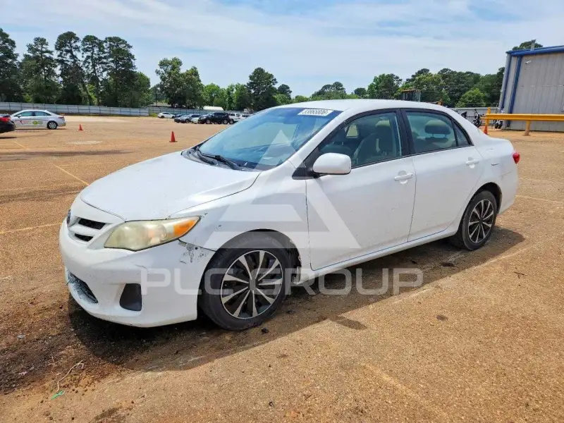 2012 Toyota COROLLA фото