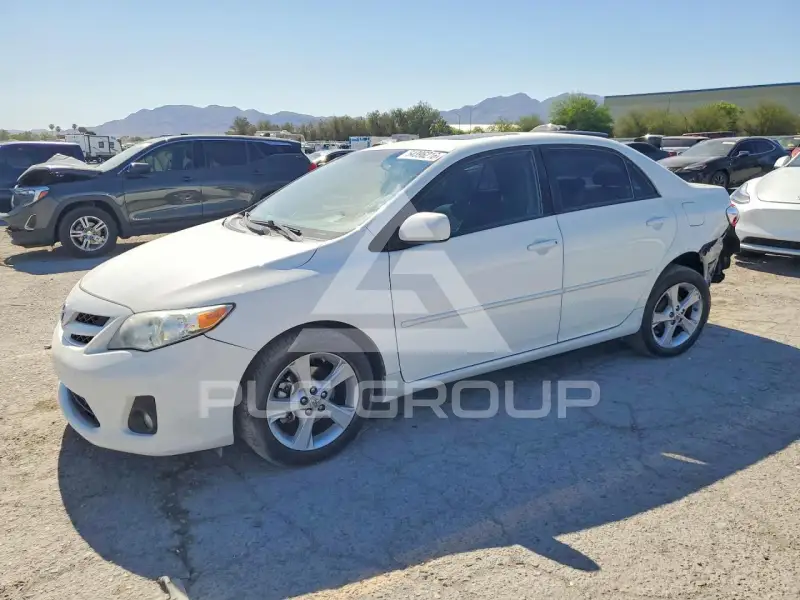 2012 Toyota COROLLA фото