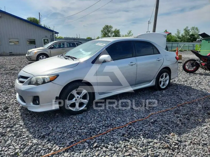 2012 Toyota COROLLA фото
