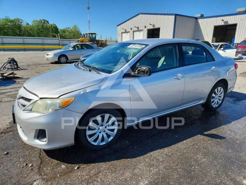 2012 Toyota COROLLA фото