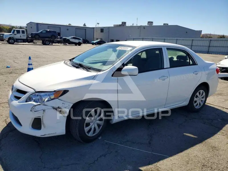 2012 Toyota COROLLA фото