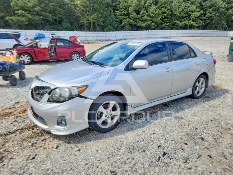 2012 Toyota COROLLA фото