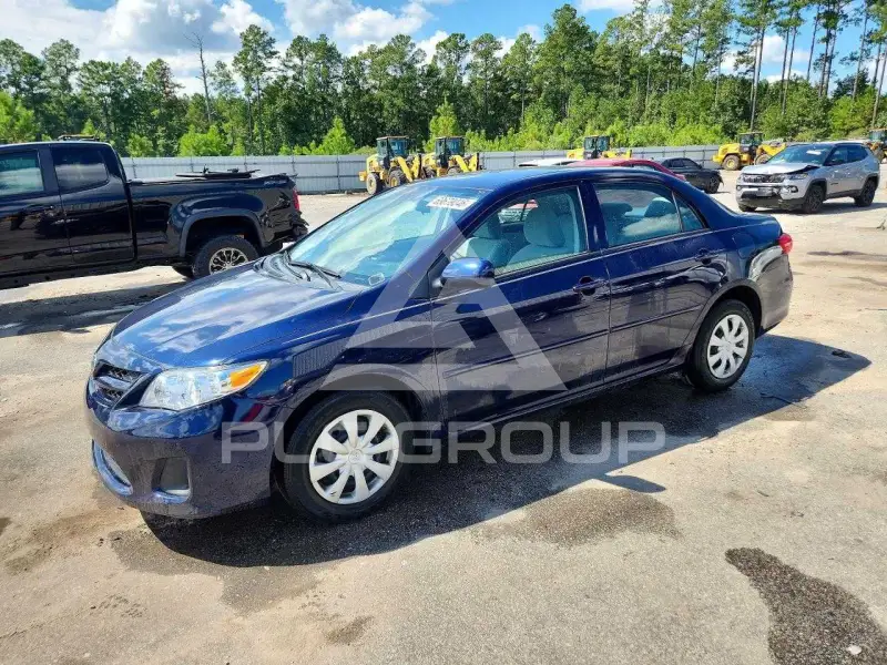 2012 Toyota COROLLA фото